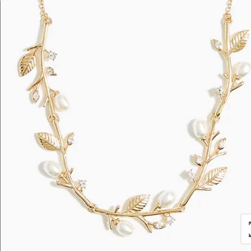 Leafy branches and pearl statement necklace